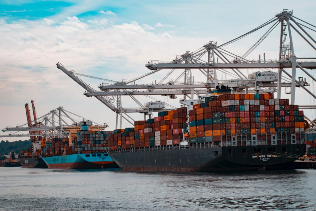 iva de importaciones - barcos con mercancías