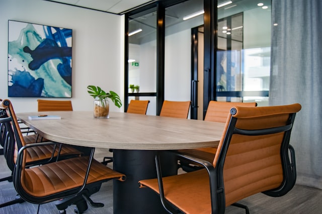 Salón de reuniones moderno